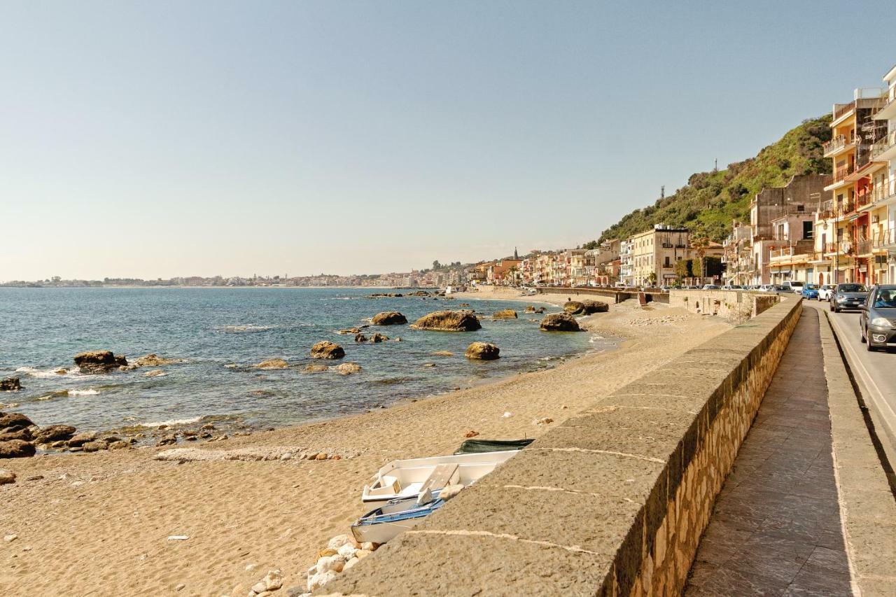 Seaview Terrace Sunny Apartment Giardini Naxos Dış mekan fotoğraf